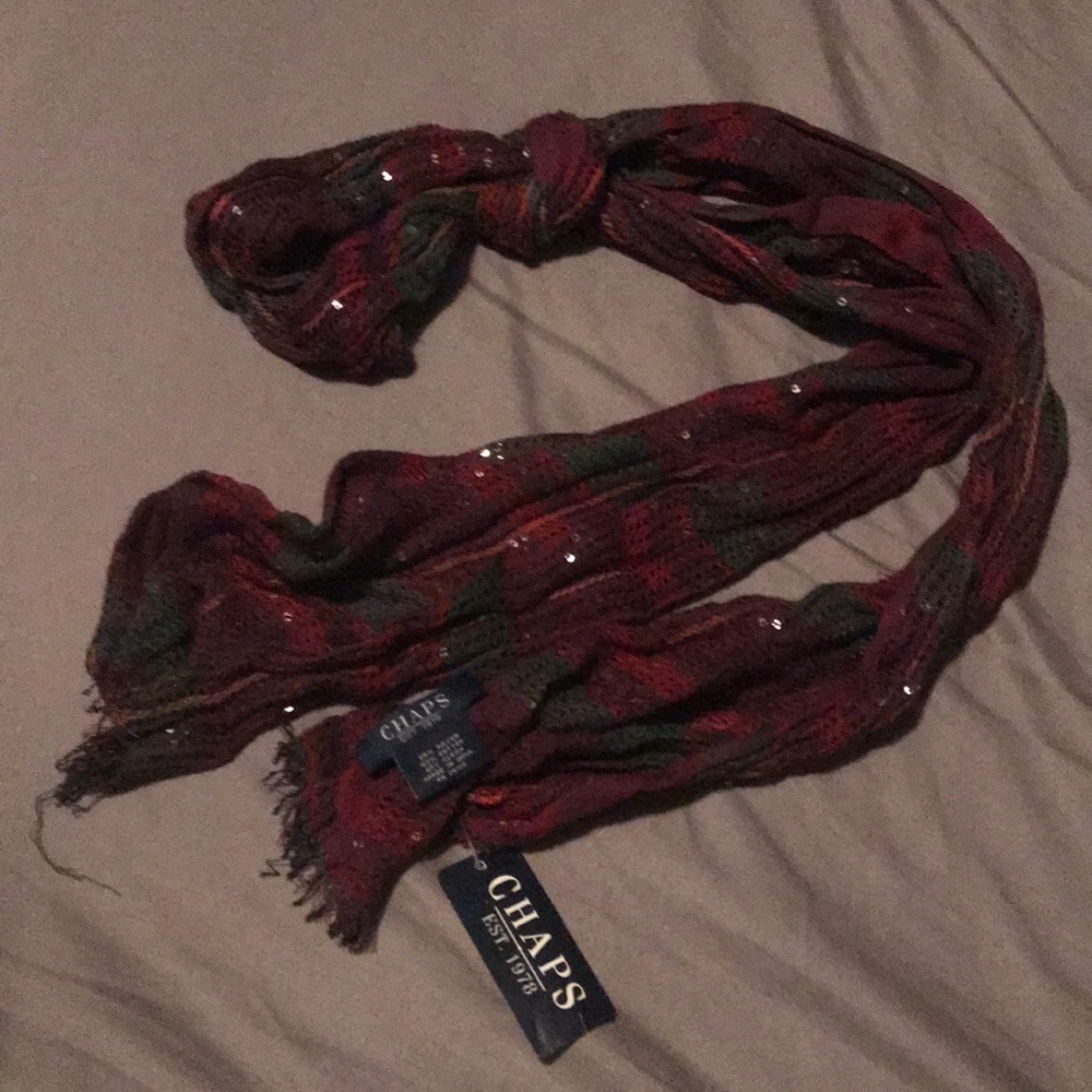 Scarf 58% rayon, 42% cotton with sequins
